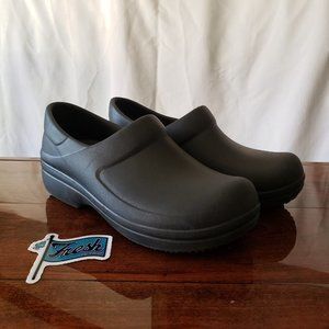 Crocs At Work Neria Pro II Black Slip-On Clogs Shoes Women's size 7 US EUC
